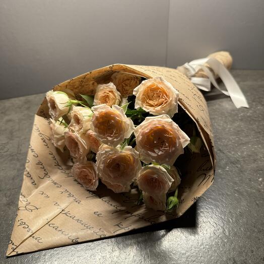 Моно букет с кустовой розой Крем 🧁