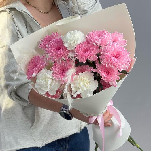 Букет хризантема и диантусы