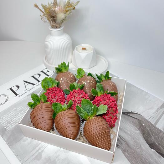 Набор клубничек «Комплимент»(9-12🍓) + подарок от Vivienne Sabo- румяна MACARON