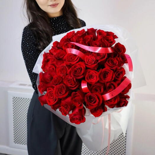 35 красных роз