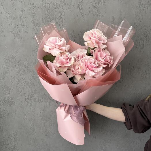 Mono-ramo de rosas rosas francesas