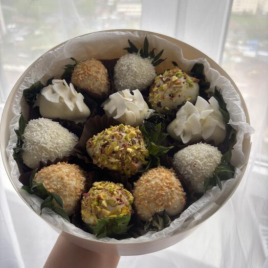 Клубника в белом шоколаде «Вкусная»