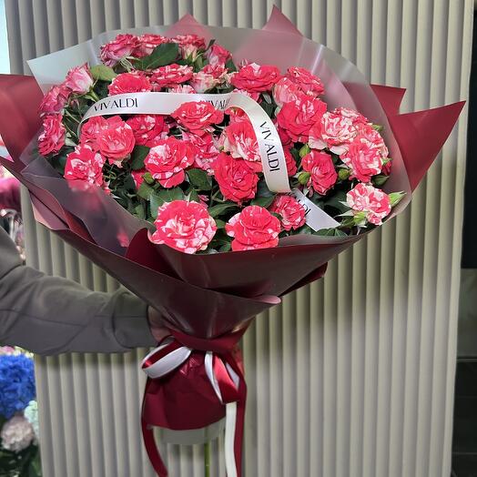 Букет из 9 кустовых роз