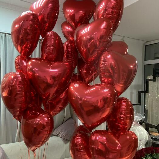 25 алых сердец