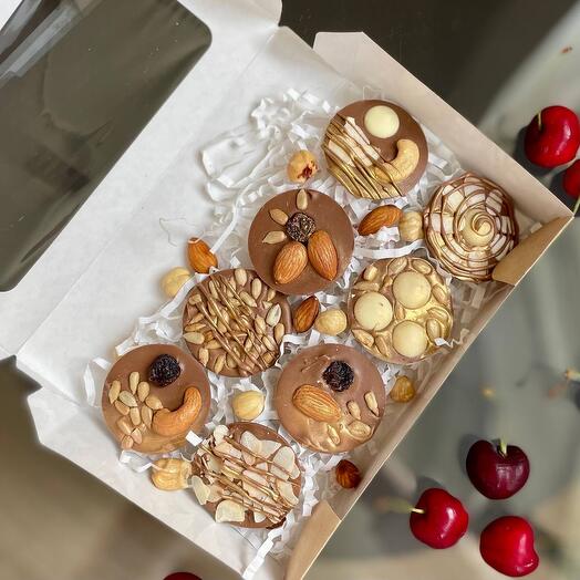 Шоколадные каллеты с орехами