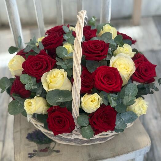 Цветы в корзине 💐