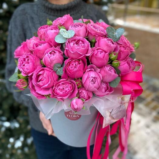 Пионовидная кустовая Роза Мисти баблс в коробке