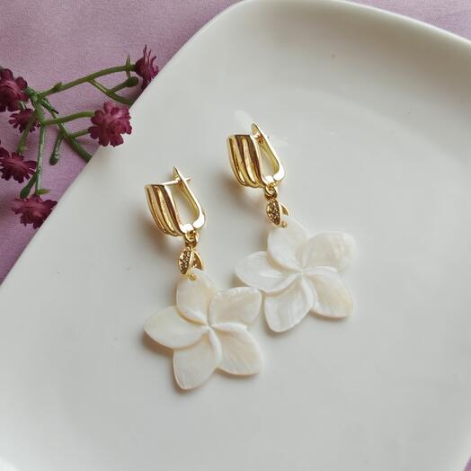 Серьги "цветы" из перламутра
