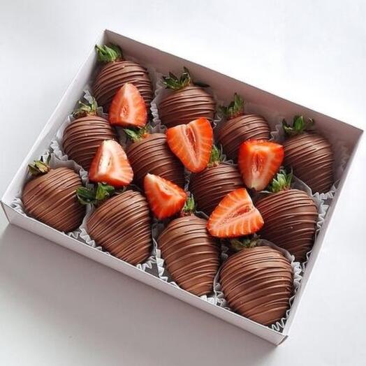 Клубника в шоколаде 12 штук люкс