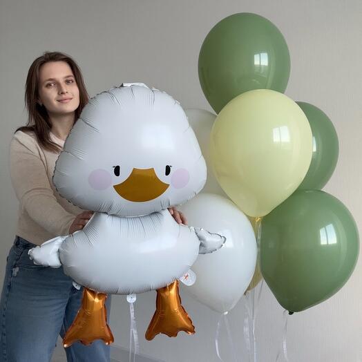 Набор шаров с Гусёнком и фонтан шаров белых, авакадо и светло жёлтых