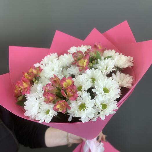 Букет из хризантемы и альстромерии