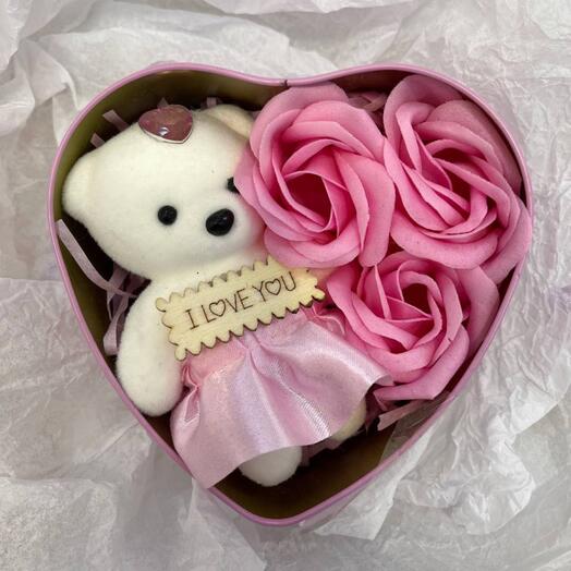 Мишка в коробке "сердце"