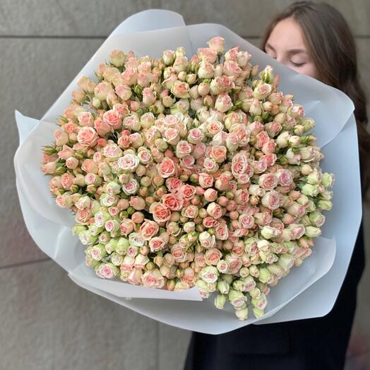 Букет из 35 кустовых роз