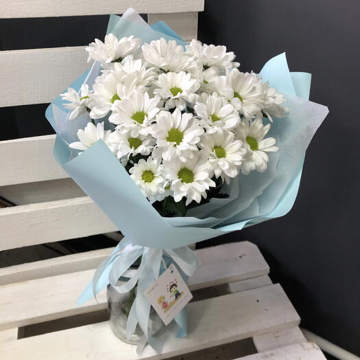Букет Love из кустовых хризантем