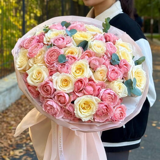 Молочная роза