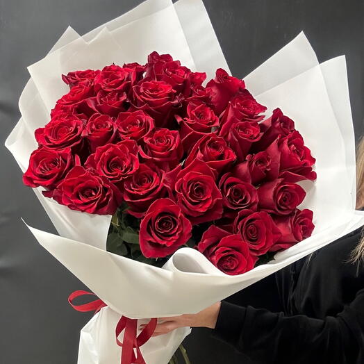 31 роза Эквадор 70см
