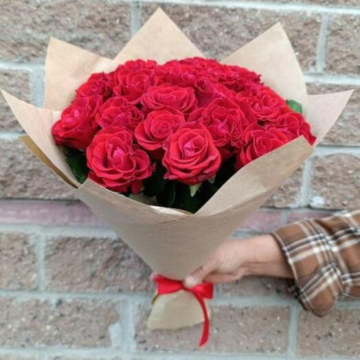 Огненное сердце из 21 розы