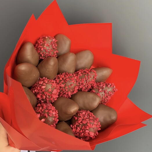 Букет из клубники в Бельгийском шоколаде "поцелуй купидона"