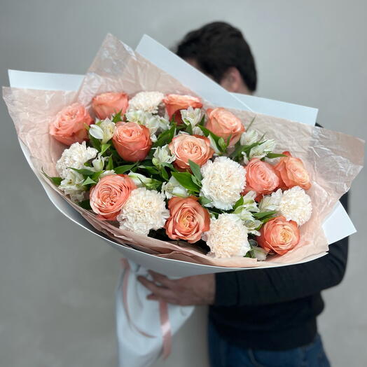 Шикарный огромный премиум букет из пионовидных роз, альстромерий и диантусов