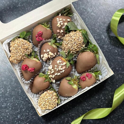 Клубника в шоколаде 12 штук