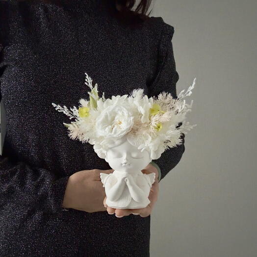 Интерьерная композиция  из стабилизированных цветов  «Чистота»