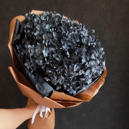 Чёрная стабилизированная гортензия в крафте🖤