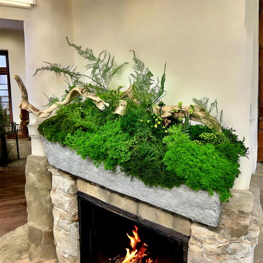 Настольное кашпо со стабилизированными растениями и мхами