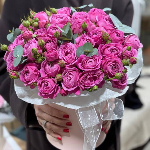 Розовые Кустовые розы в коробочке