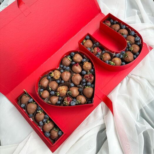 Клубника в шоколаде «I love you»