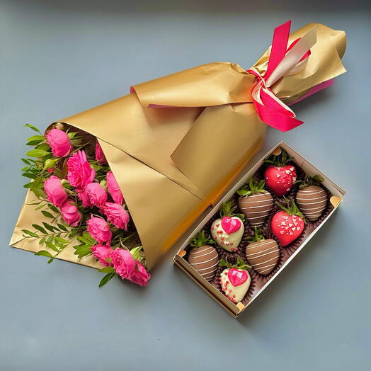Клубника в бельгийском шоколаде 8 ягод Алые и букет кустовой розы