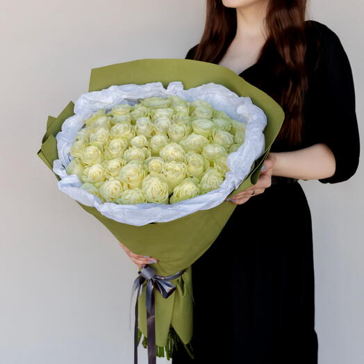 51 белая длинная Роза в авторском оформлении