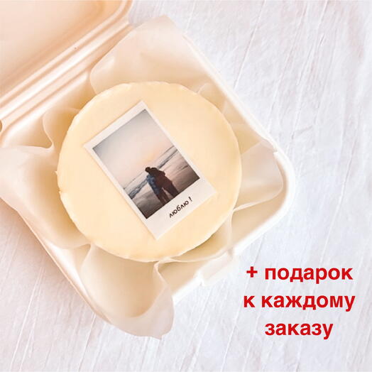 Бенто торт на 14 февраля с вашим фото в рамочке полароид и надписью