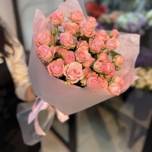 Букет из 7 кустовых роз Бомбастик