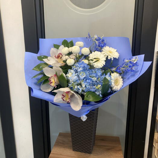 Букет с орхидей