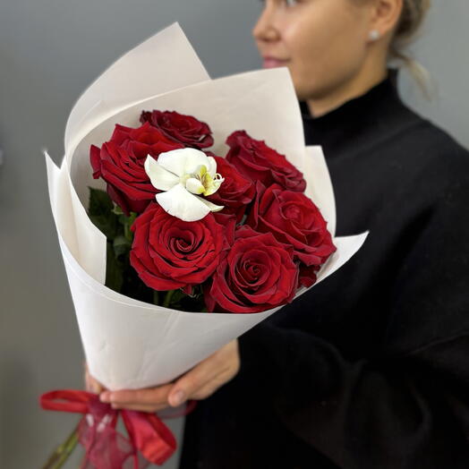 Букет из розы и орхидеи