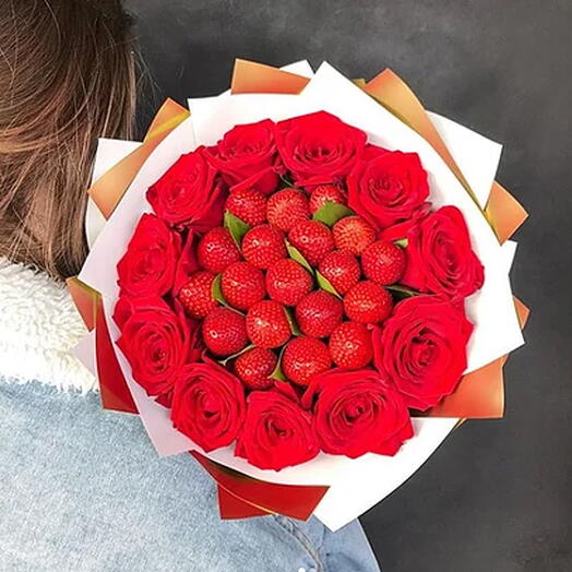 🍓 Букет из клубники и красных роз 🌹