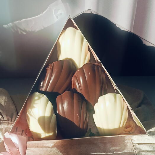 "Мадлен" на 8 марта