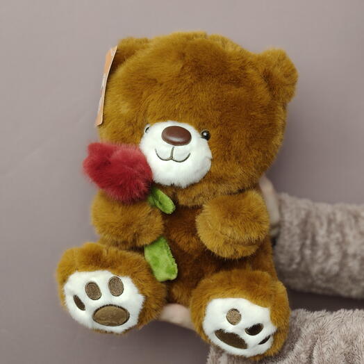 Плюшевый мишка джентльмен с розой