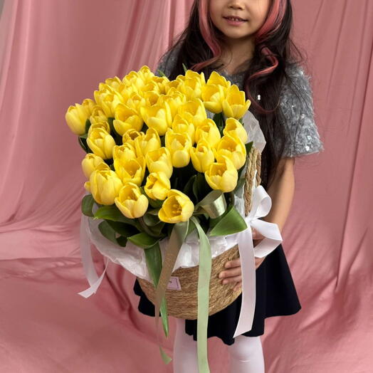 Желтое кашпо