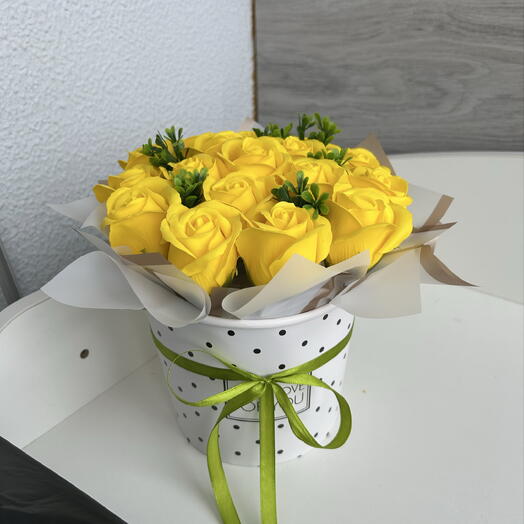 Букет из мыльных роз желтый