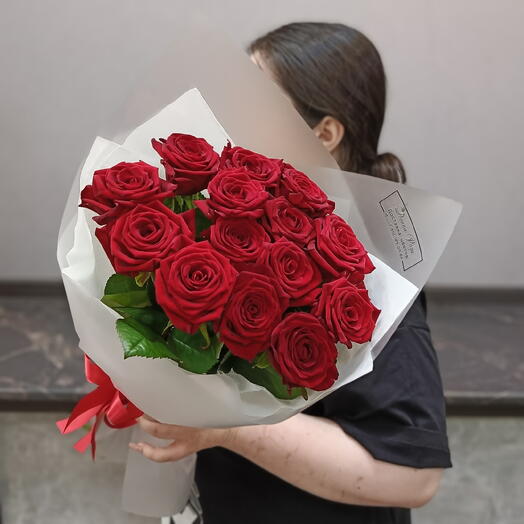 Букет 15 красных роз
