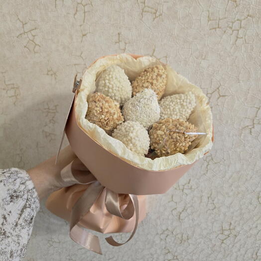 Букет клубника белом шоколаде Callebaut
