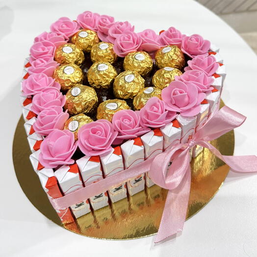 Торт / Композиция из киндера и розовых роз 💝 " Пинки"