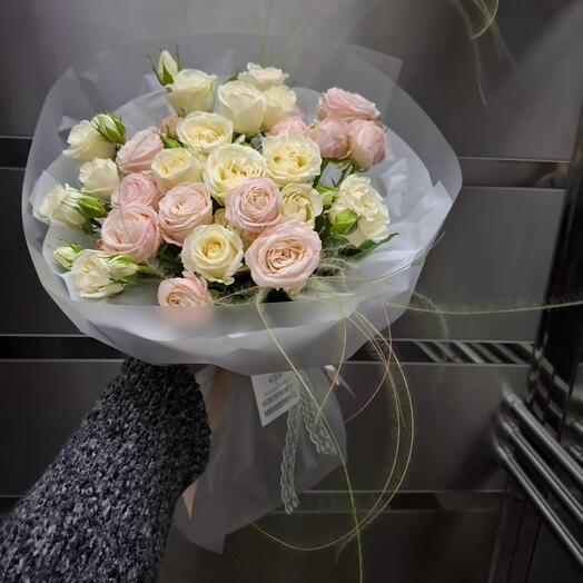 7 Spray roses