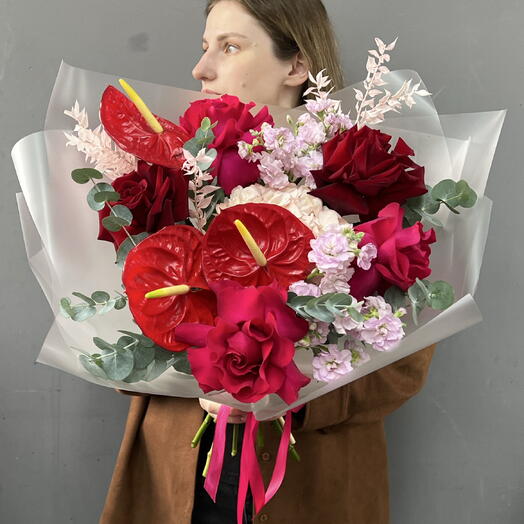 Стильный антуриумами, французскими розами и ароматной маттиолой 🌹