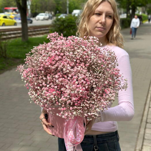 Цветочная композиция розовая из гипсофилы