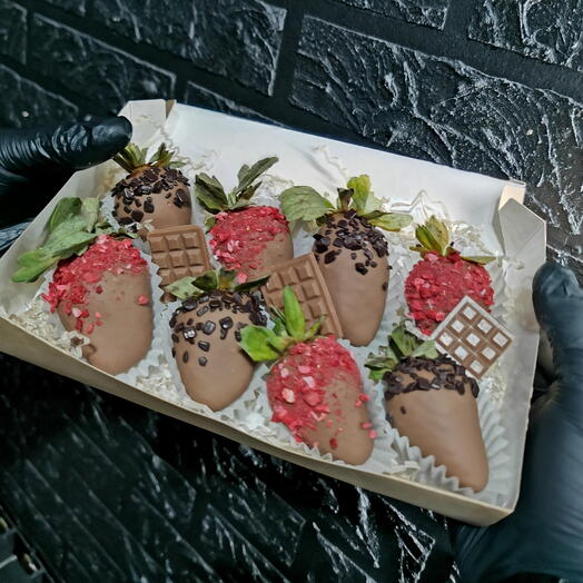Клубничка в шоколаде 🍓