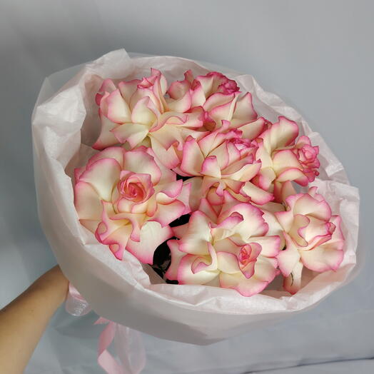 🌸 Пышный букет "PERVOЦВЕТ" из 7 французских роз