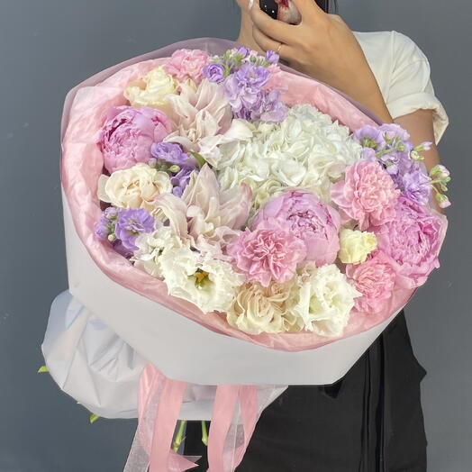 Авторский букет с гортензией и пионами🌸🩷