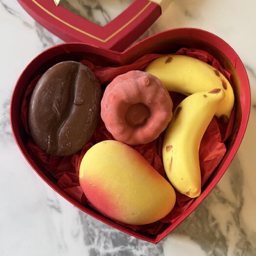 Корпусные пирожные в подарочном  наборе 💝